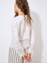 Load image into Gallery viewer, Embroidered Daisies Lace Hem Top