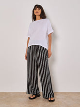 Load image into Gallery viewer, Cotton Gauze Button-Back Top