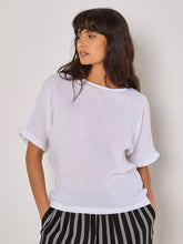 Load image into Gallery viewer, Cotton Gauze Button-Back Top