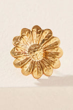 Load image into Gallery viewer, Wee Daisy Post Earrings