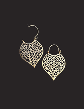 Load image into Gallery viewer, Earrings - Lightweight Brass Gold Tone Autumn Leaf