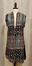 Load image into Gallery viewer, Kantha Stitch 5890 Turin Vest, One Size