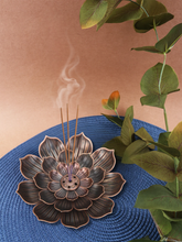 Load image into Gallery viewer, Lotus Incense Burner - Metal