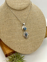 Load image into Gallery viewer, Richly Detailed Labradorite Pendant
