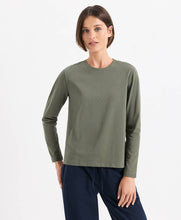 Load image into Gallery viewer, Women's Luxe Essential Crewneck Long Sleeve Tee, 3 Colors
