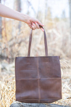 Load image into Gallery viewer, [MAXIMA] SHOPPER BAG | VEGETABLE-TANNED FIRENZE ANTIQUA LEAT
