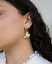 Load image into Gallery viewer, Sayuri Ginkgo Leaf Drop Earring - Gold
