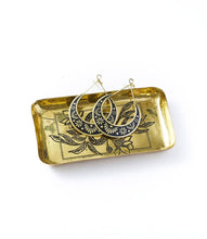 Load image into Gallery viewer, Saanp Snake Dish, Catch All, Jewelry Tray - Etched Brass
