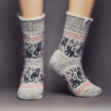 Load image into Gallery viewer, Kute Kitties Goat Wool Crew Sock
