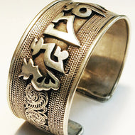 Om Cuff