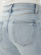 Load image into Gallery viewer, Suki Mid Rise Cropped Wide Leg Jeans
