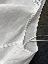 Load image into Gallery viewer, Lace Hollow-Out Tank Top
