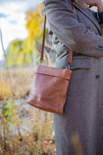 Load image into Gallery viewer, Bella Crossbody Purse
