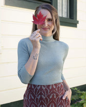 Load image into Gallery viewer, Brigid Pullover, 2 Colors
