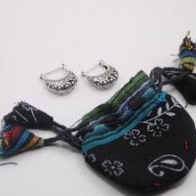 Load image into Gallery viewer, Silver Filigree Earrings
