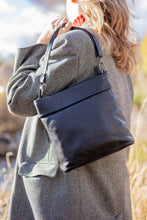 Load image into Gallery viewer, Bella Crossbody Purse, 2 Colors
