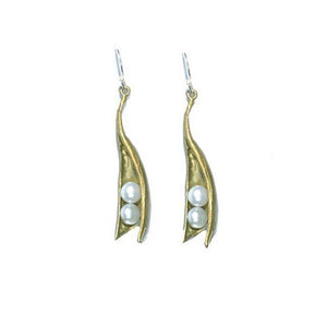 Pea Pod 2 Pearl Earrings