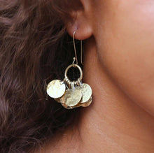 Load image into Gallery viewer, Floos Cluster Earrings
